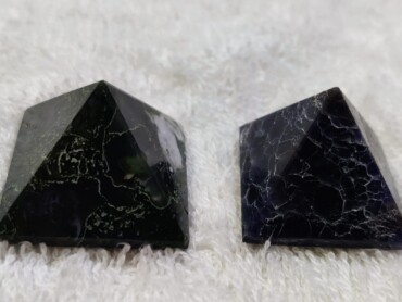 Moss Agate Pyramid - Image 2